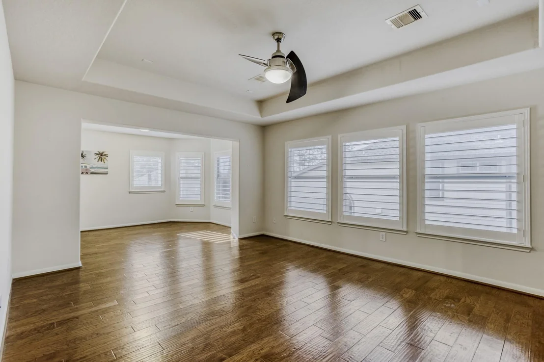 Photo of 19303 Valiant Woods Drive