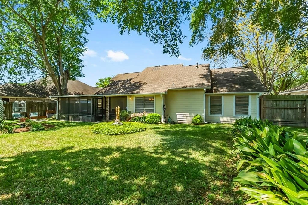 Photo of 5341 Lakeshore Drive