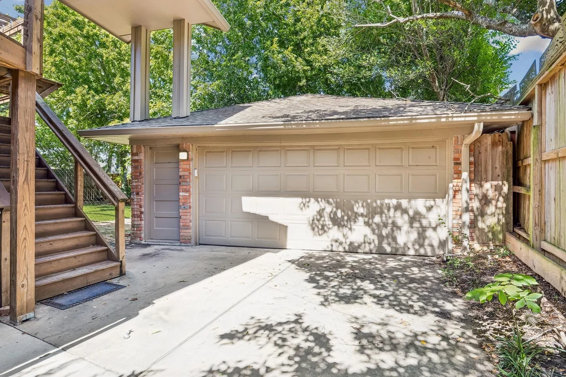 Photo of 9703 Oasis Drive