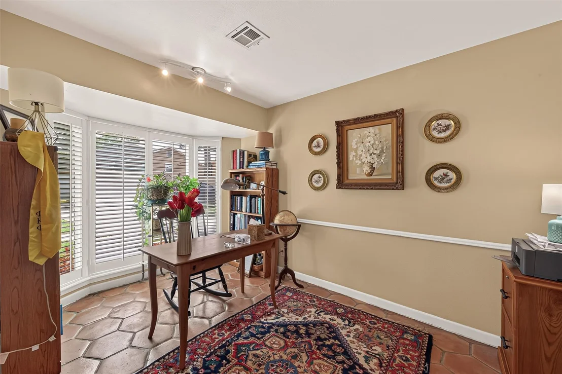Photo of 10062 Warwana Road