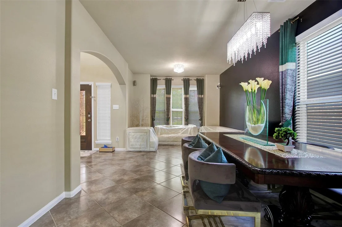 Photo of 1242 S Maple Drive