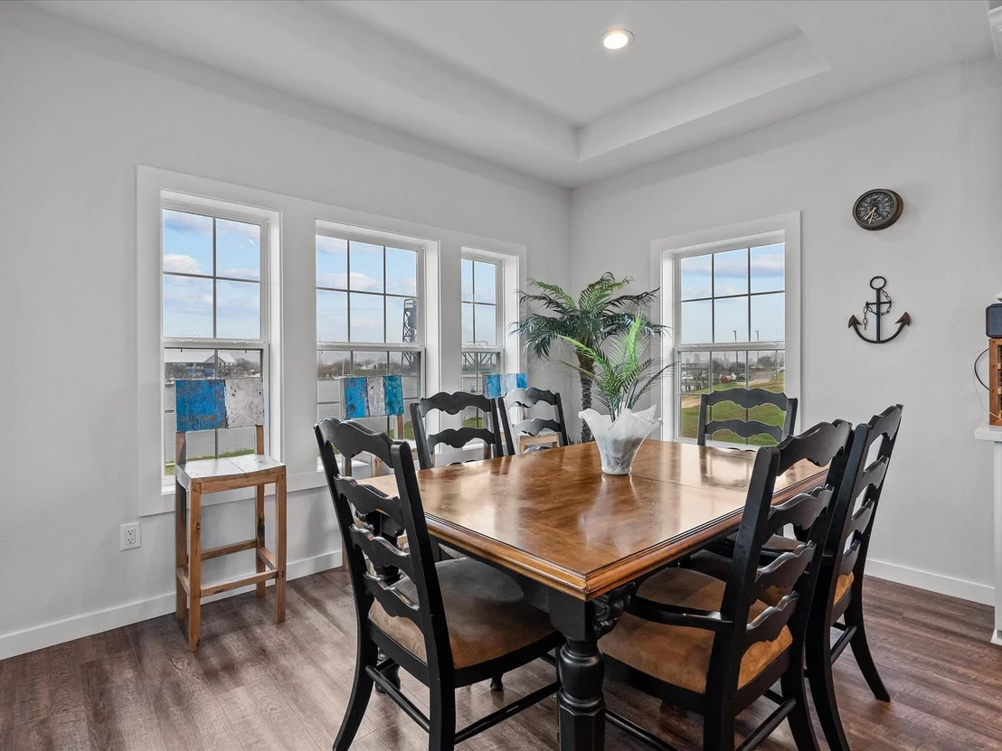 Photo of 822 W 2nd Street