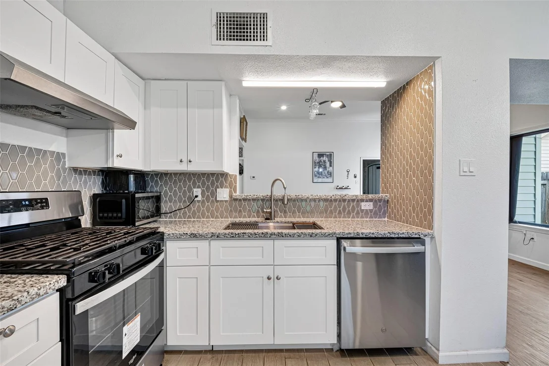 Photo of 1106 Holbech Lane