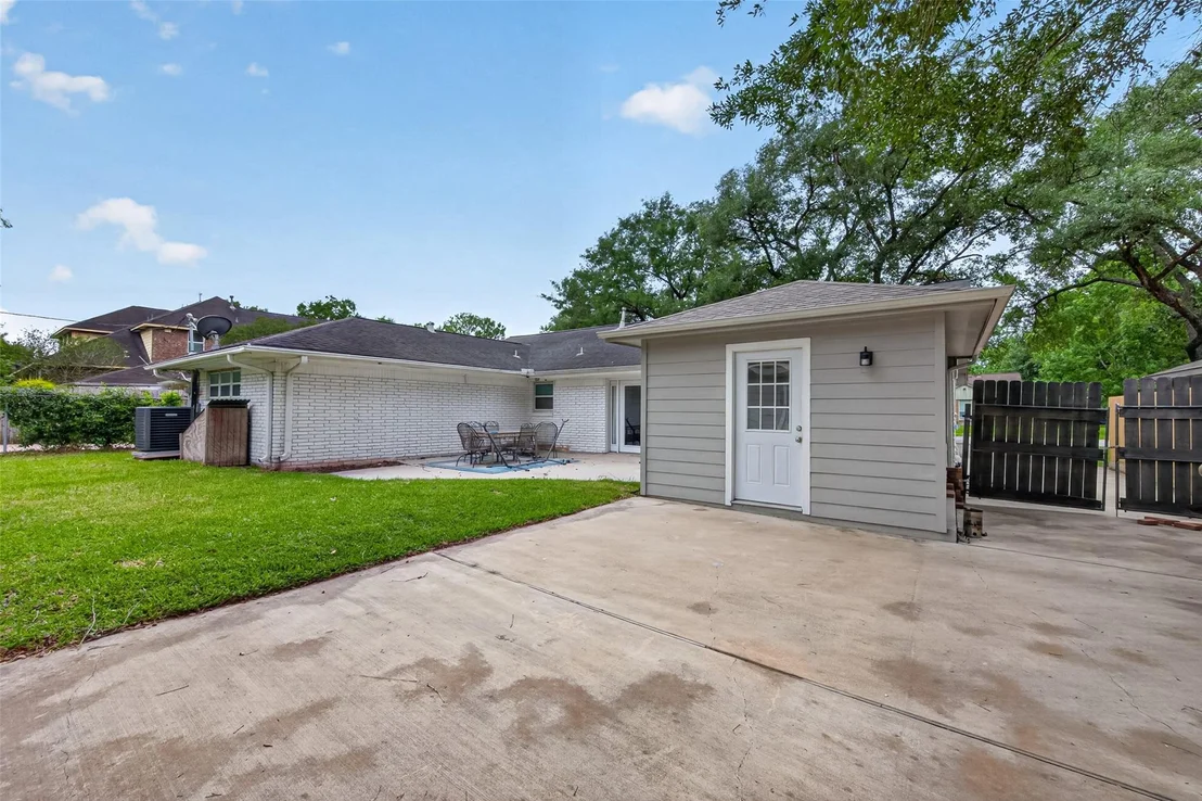 Photo of 11107 Cedarhurst Drive