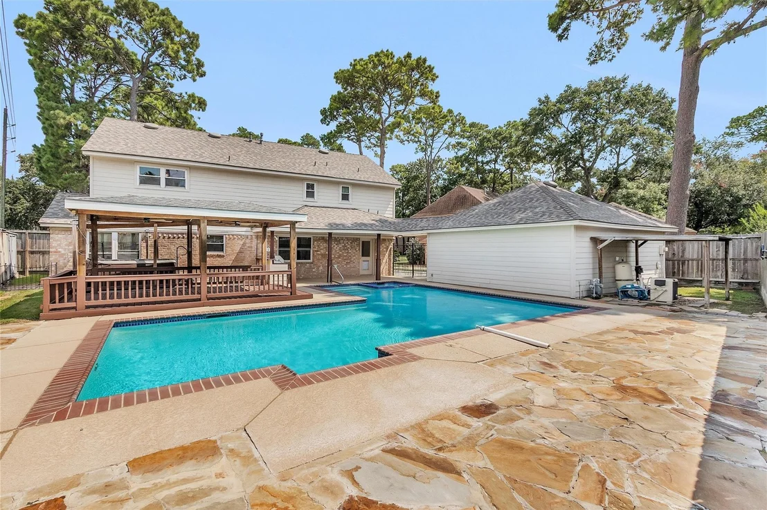 Photo of 8231 Glencliffe Lane