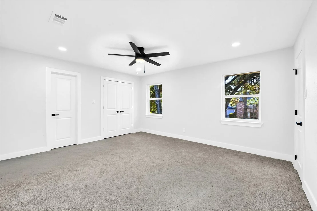 Photo of 5610 Oak Trail Lane