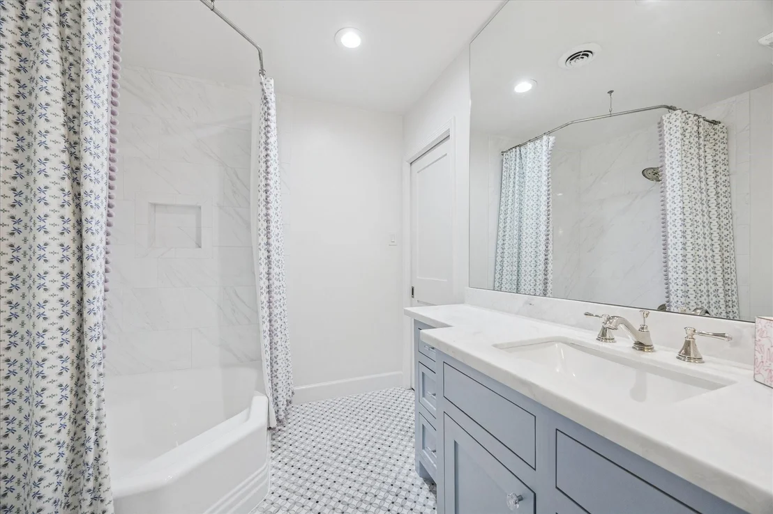 Photo of 7906 Meadowbriar Lane