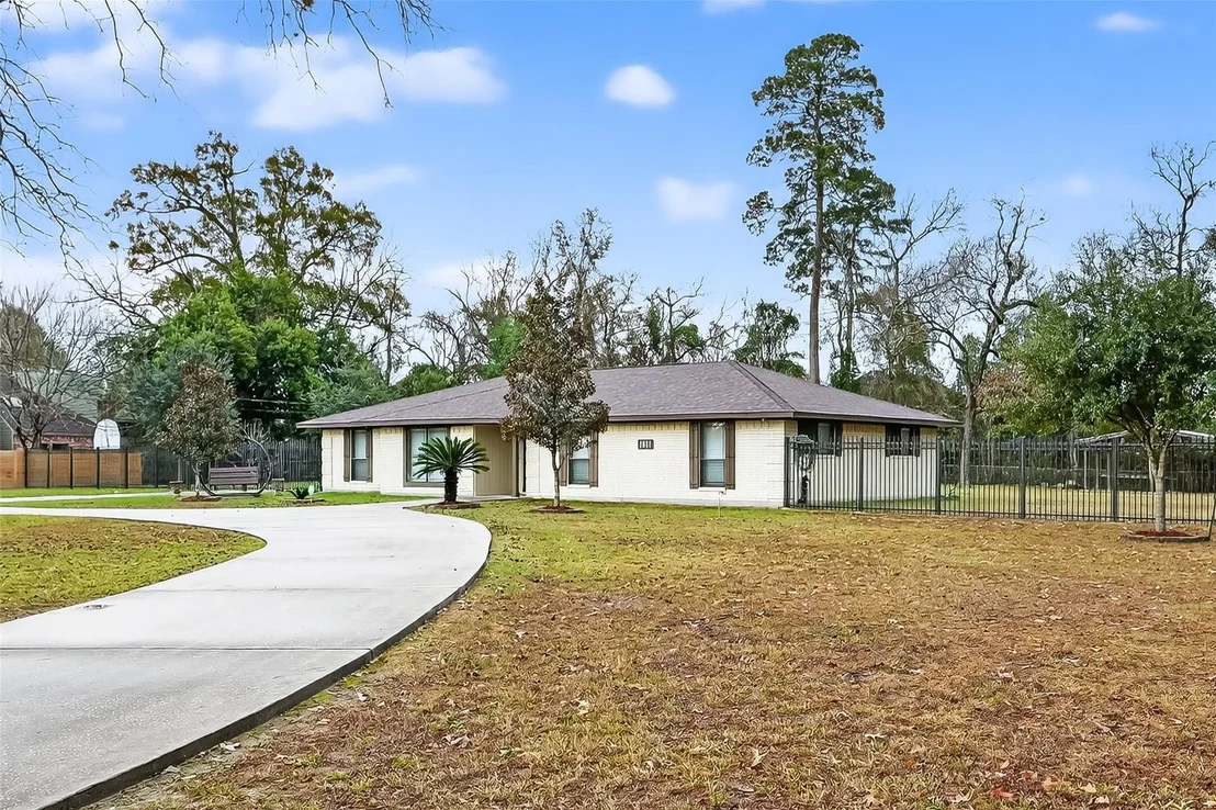 Photo of 1011 Chateau Woods Parkway Drive
