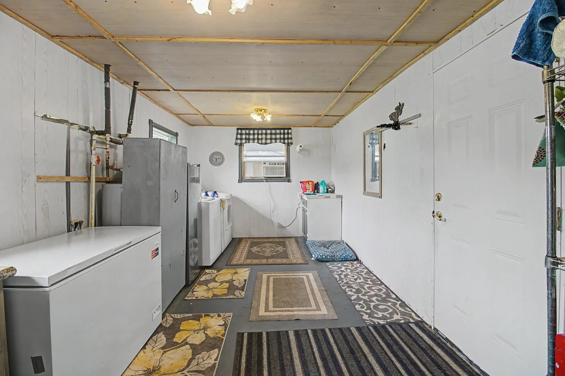 Photo of 637 Lakeview Drive