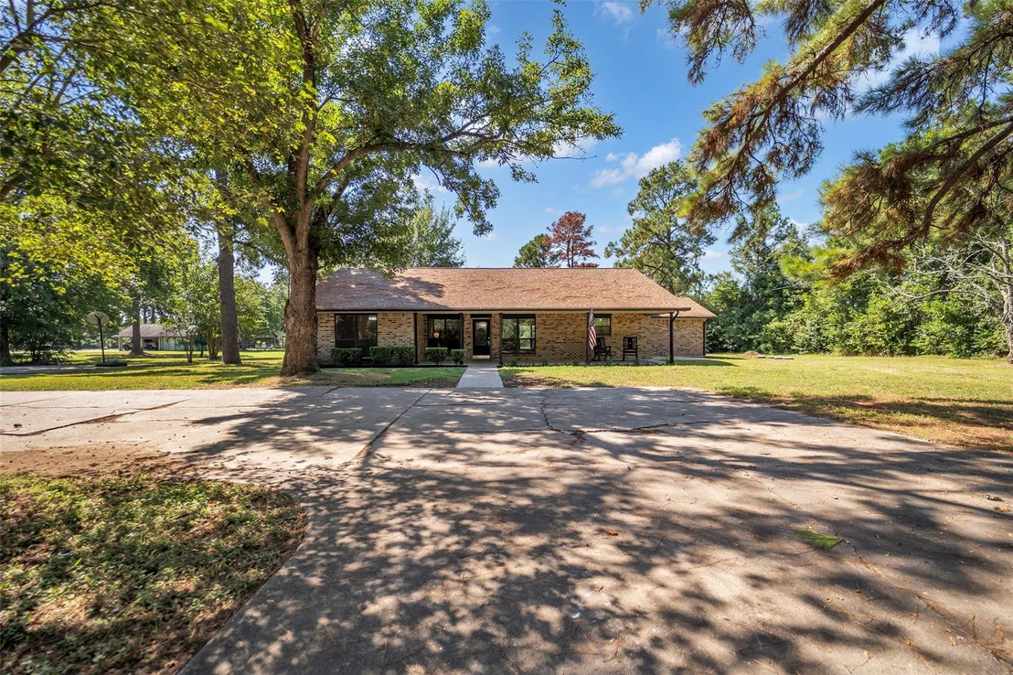 Photo of 32219 Grapevine Street