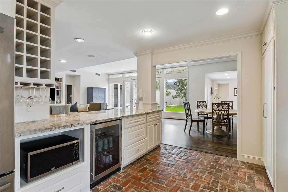 Photo of 6143 Chevy Chase Drive