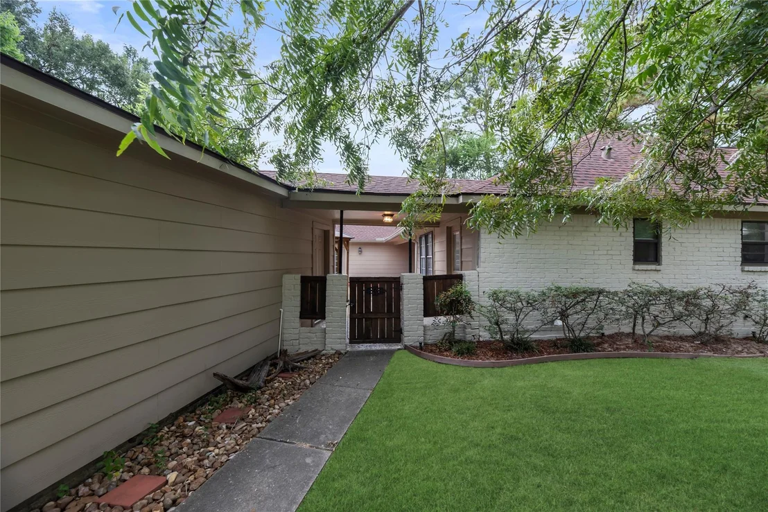Photo of 5903 Echo Lake Lane