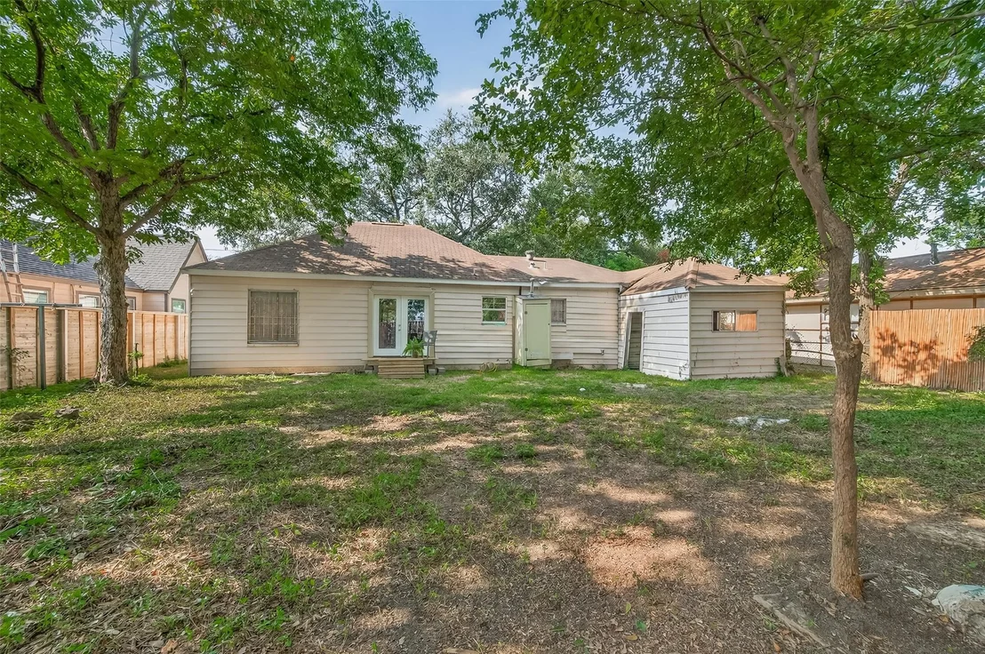 Photo of 5223 Clay Street