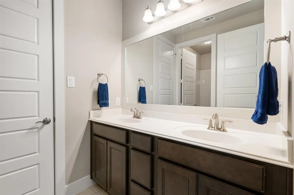 Photo of 320 Black Walnut Court