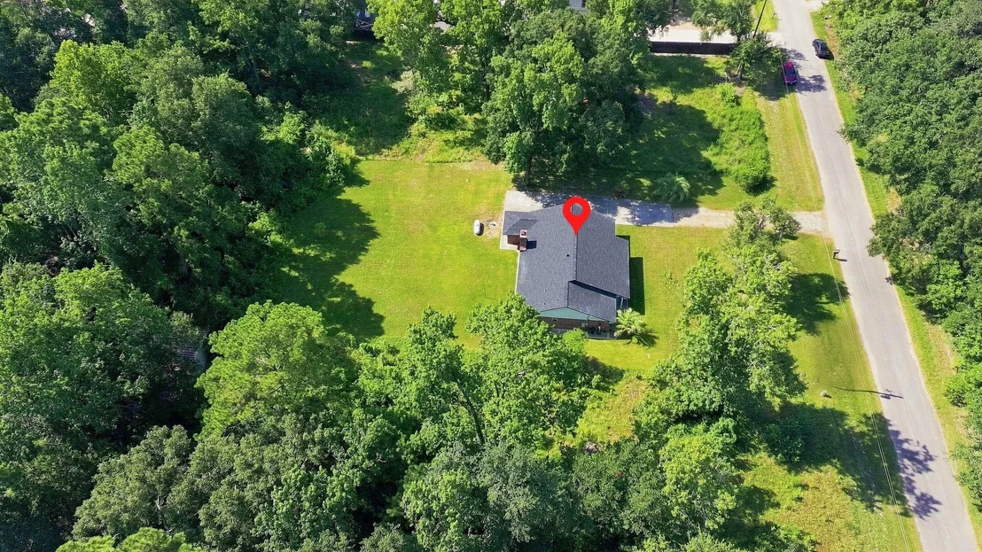 Photo of 18813 Woodridge Drive