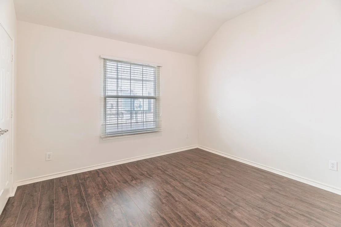 Photo of 1230 Riverchase Drive