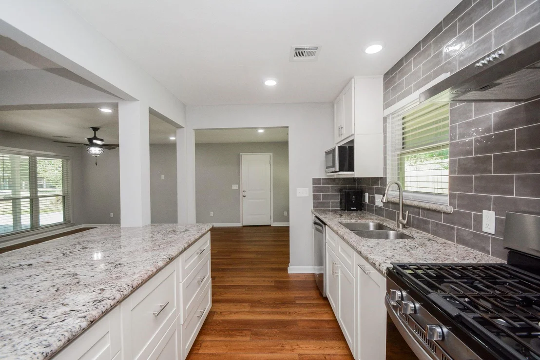 Photo of 7926 Ridgeview Drive