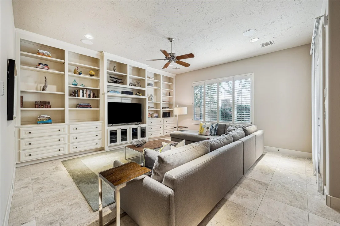 Photo of 2626 Stuart Manor