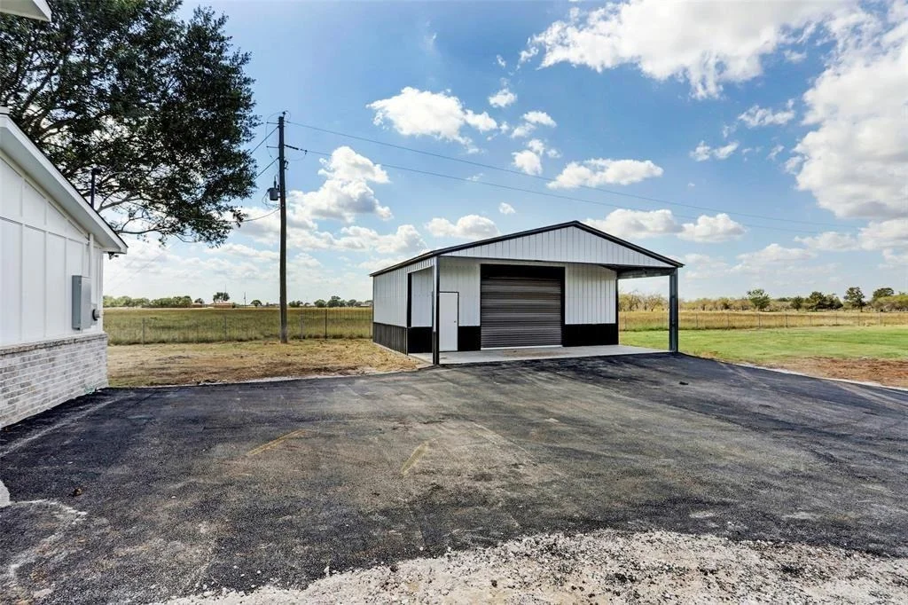 Photo of 2129 Lezak Road