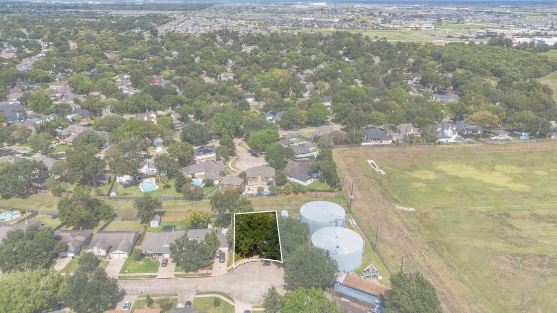 Photo of 2437 Willow Bend Drive