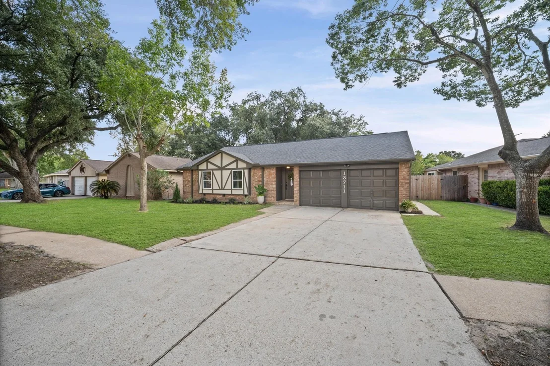 Photo of 13711 Cologne Drive