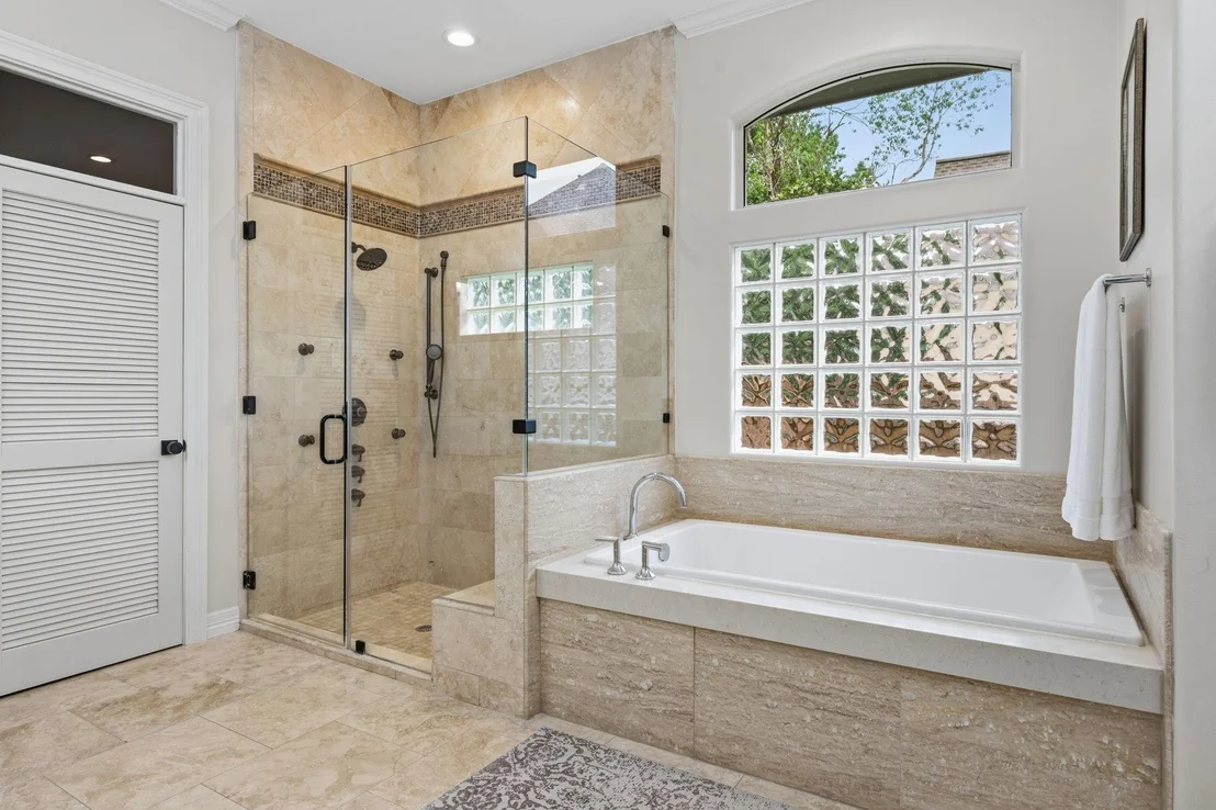 Photo of 63 W Horizon Ridge Place