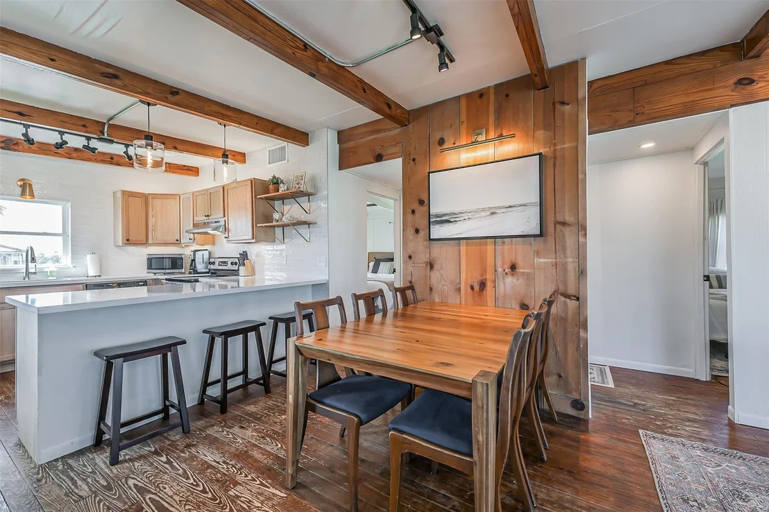 Photo of 801 Seashell Drive