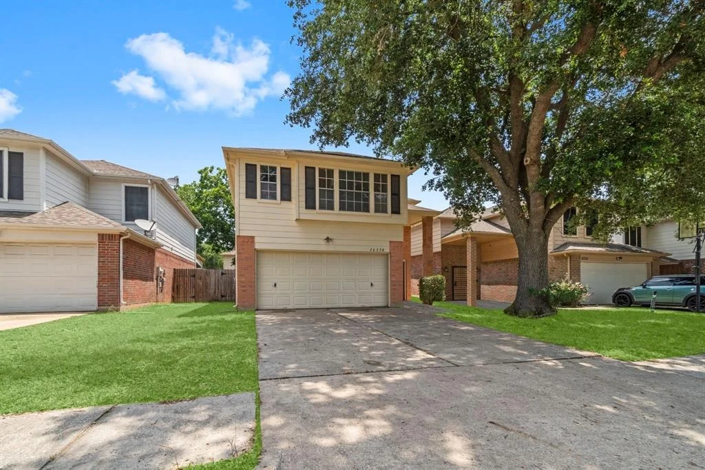 Photo of 16338 North Glade