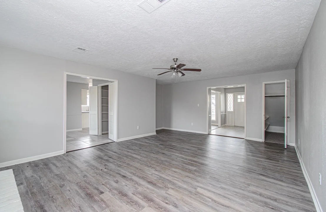 Photo of 6935 Falling Waters Drive