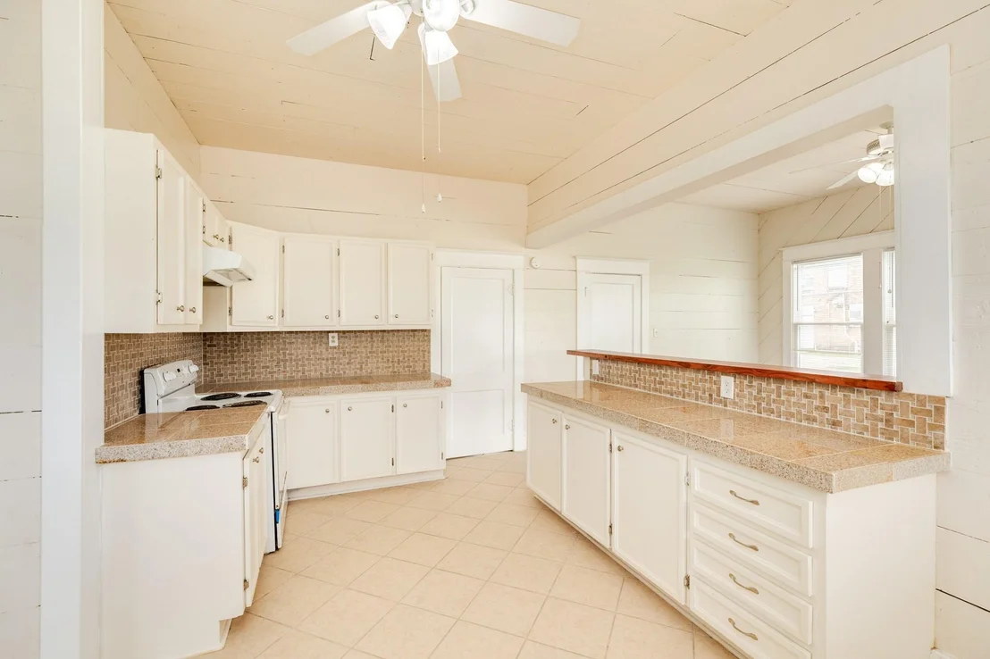 Photo of 331 W Broad Street