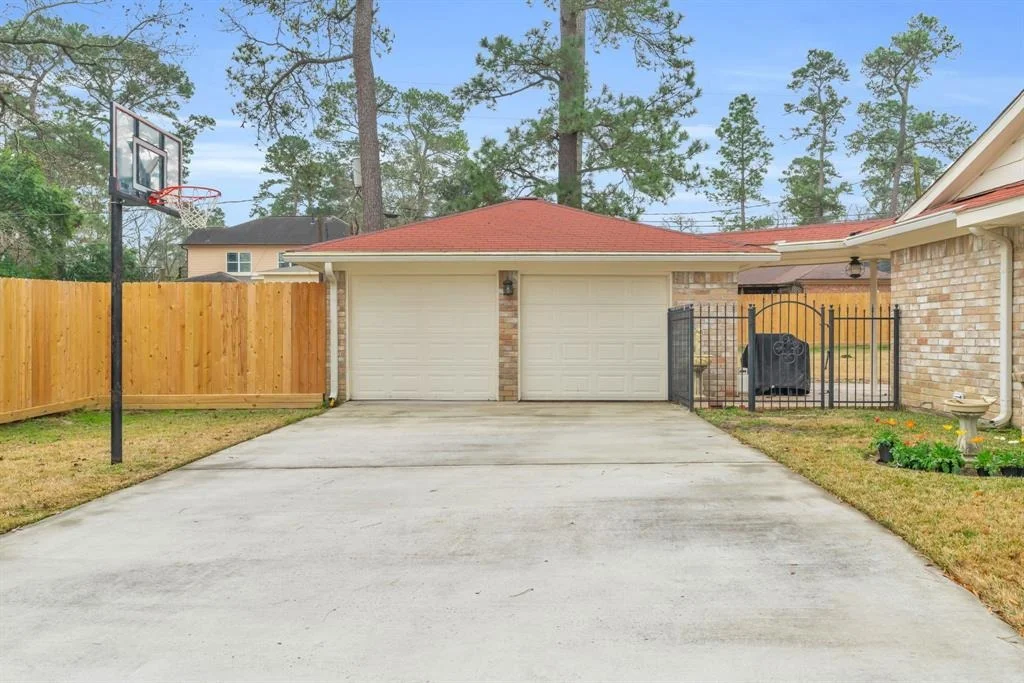 Photo of 302 Shady Glen Lane