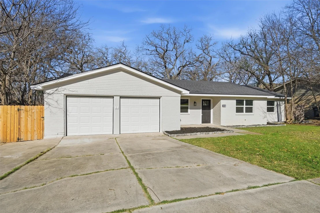 Photo of 423 Jeffery Lane