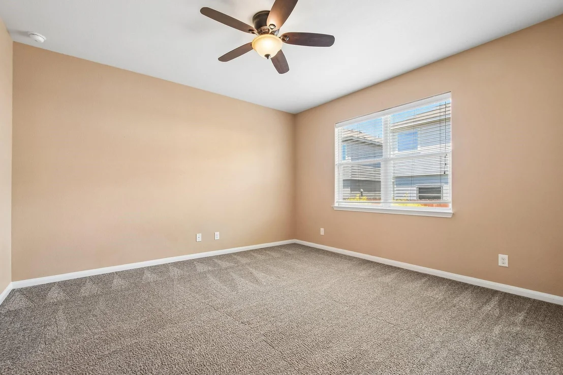 Photo of 128 Robertson Lane