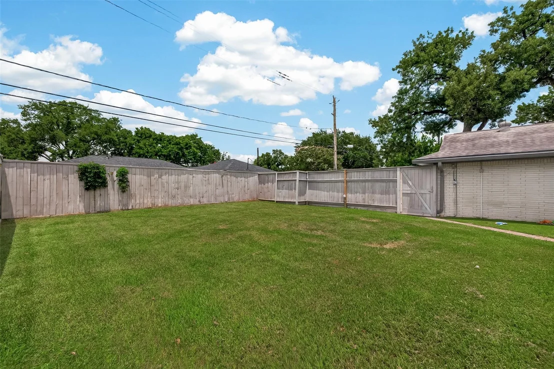 Photo of 1703 Droxford Drive
