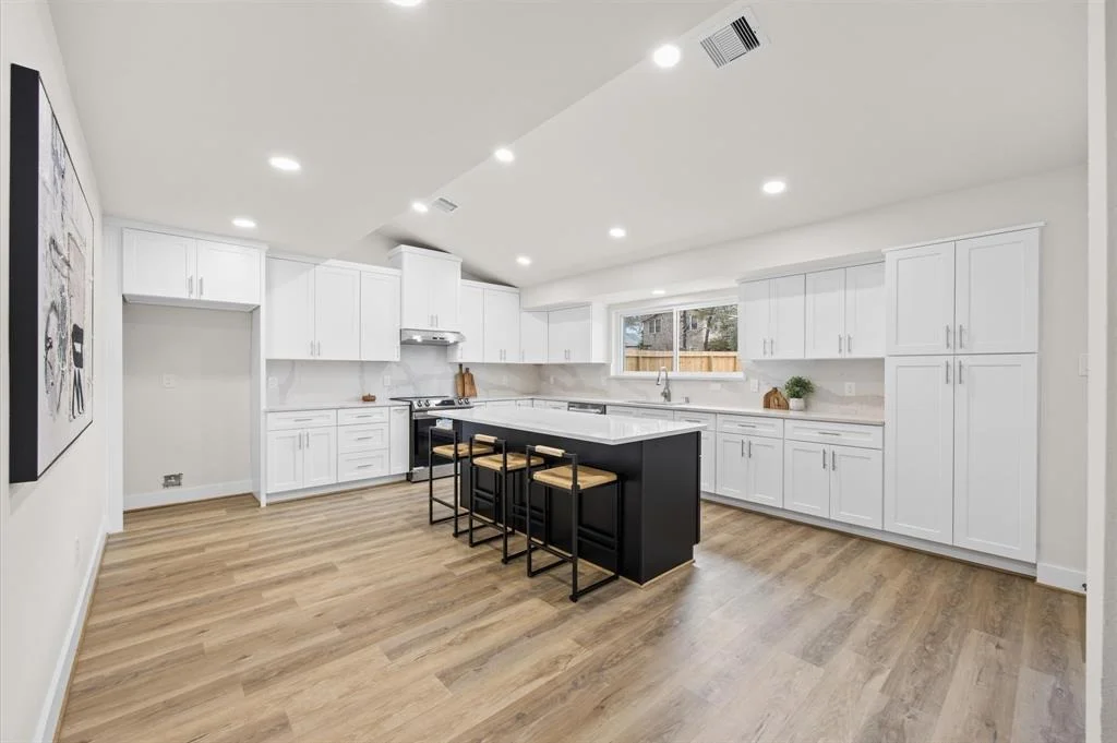 Photo of 160 Greenleaf Lane