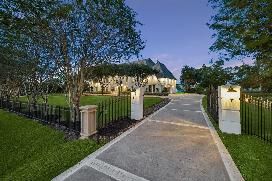 Photo of 18 Sovereign Circle