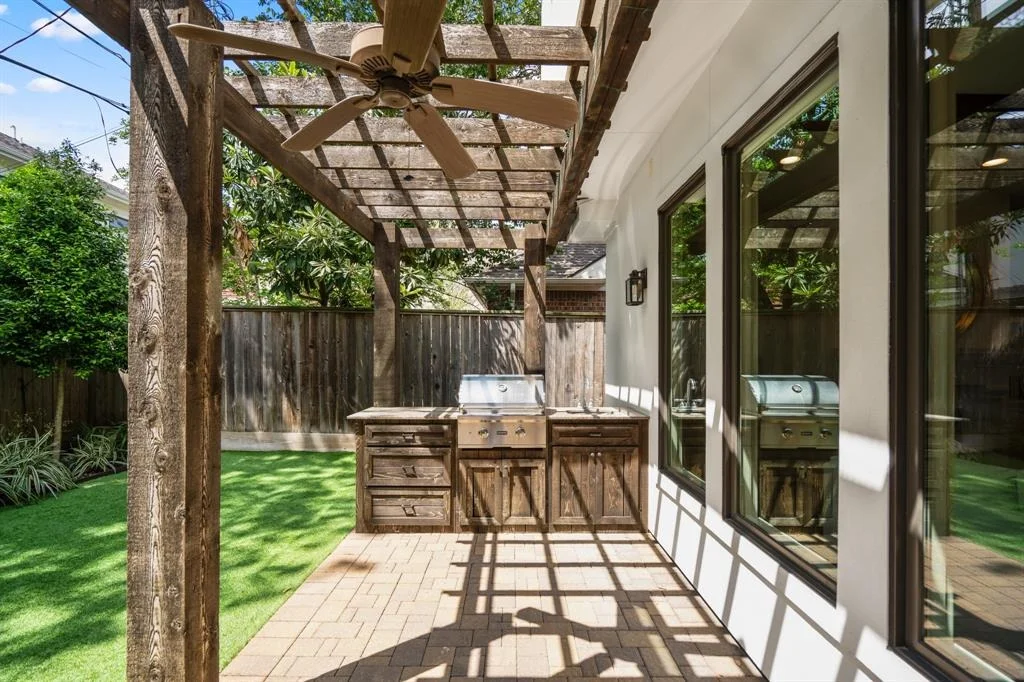 Photo of 6022 Lake Street