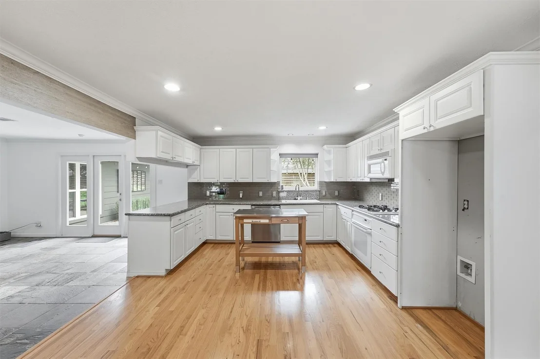 Photo of 4517 Willowbend Boulevard