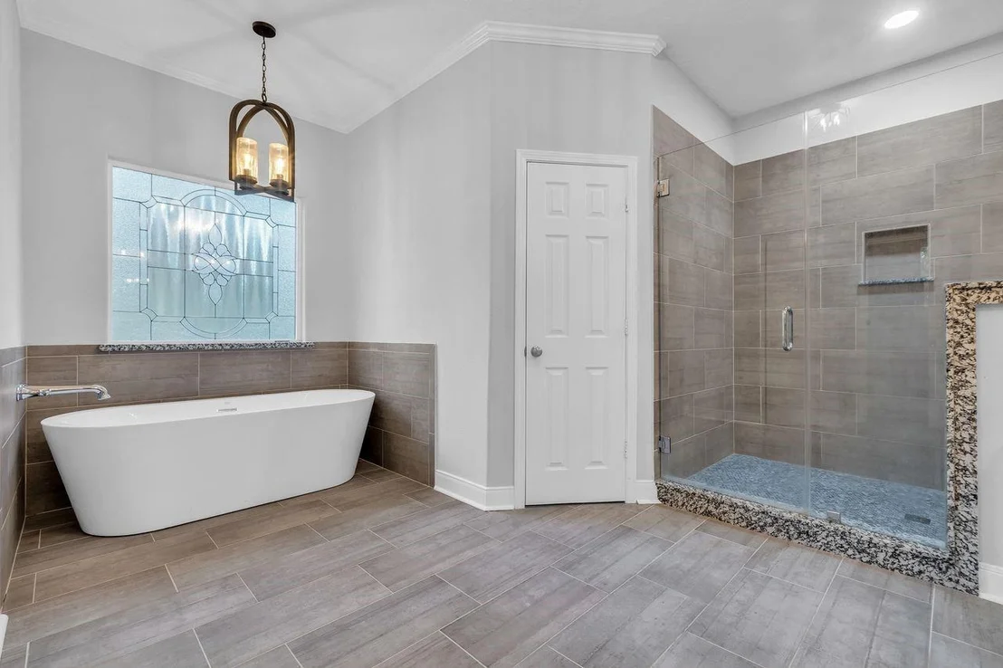 Photo of 83 White Oak Drive N