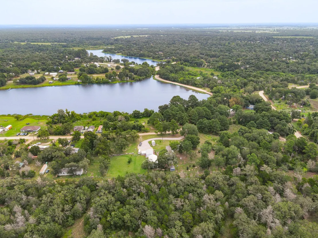 Photo of 637 Lakeview Drive