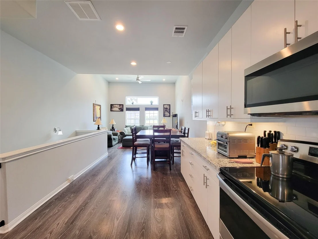 Photo of 18841 Elegance Avenue