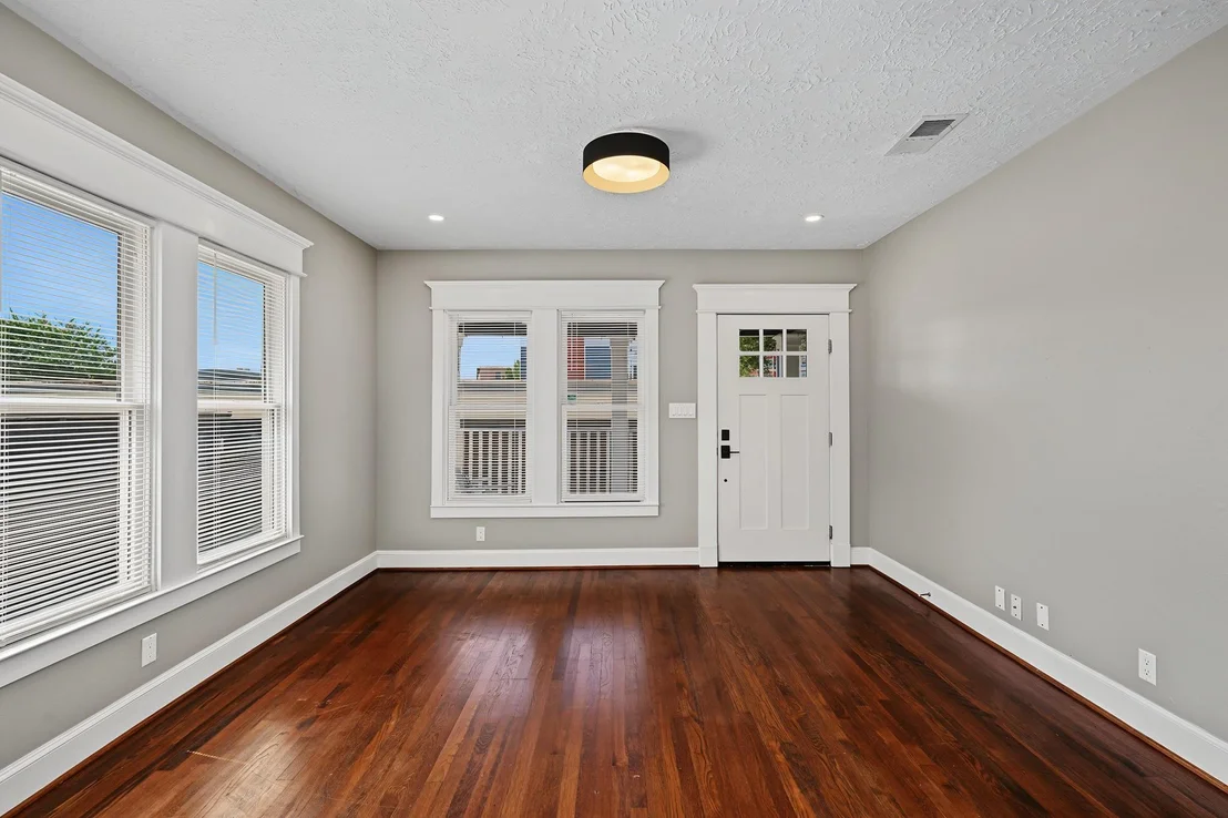 Photo of 1721 Airline Drive