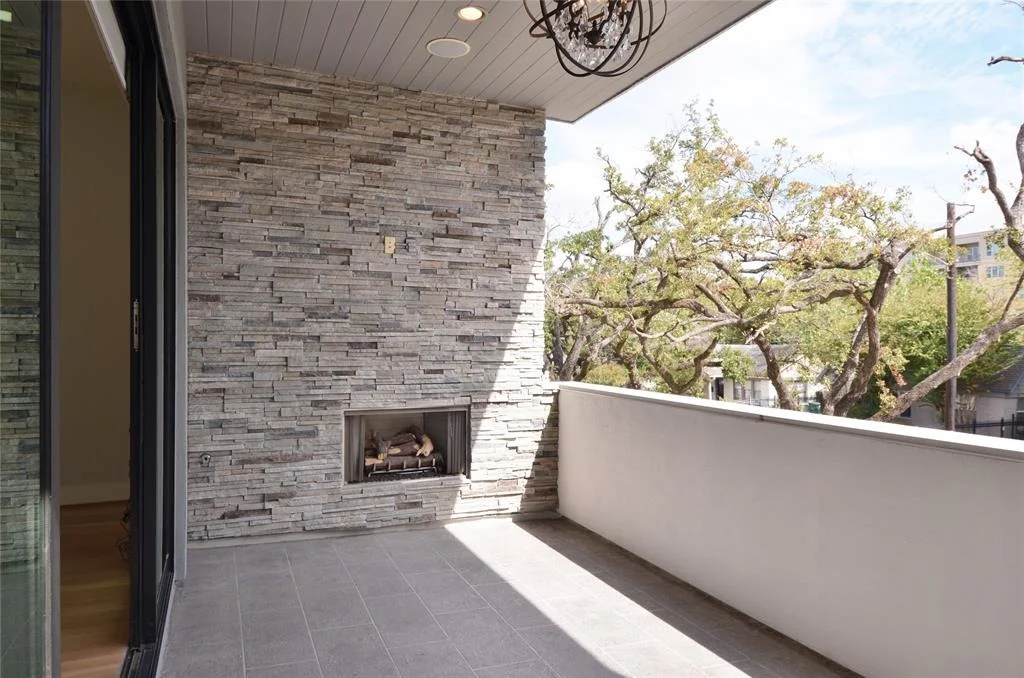 Photo of 2628 Greenbriar Drive