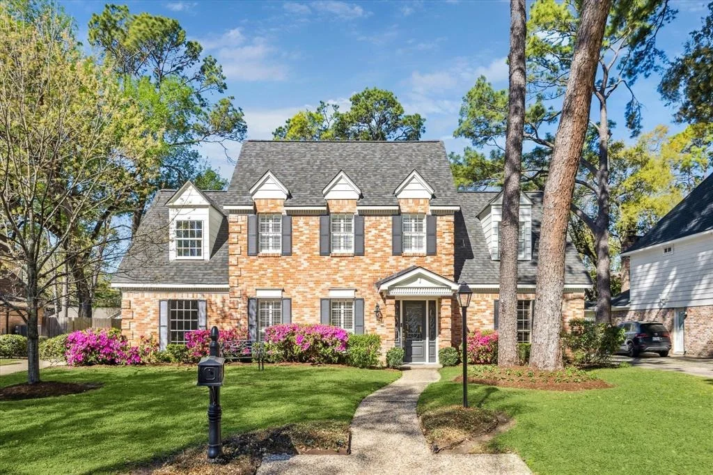 Photo of 807 Thornbranch Drive