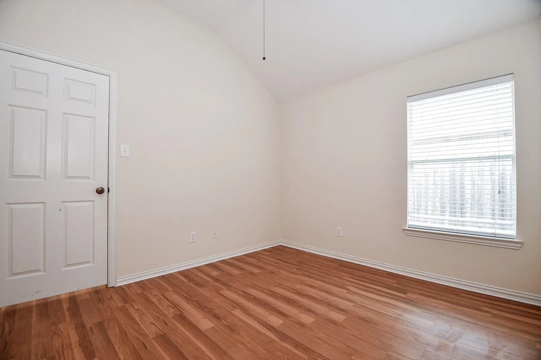 Photo of 18006 Willow Cliff Lane
