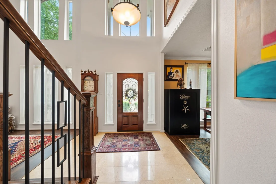 Photo of 16303 Avenplace Road