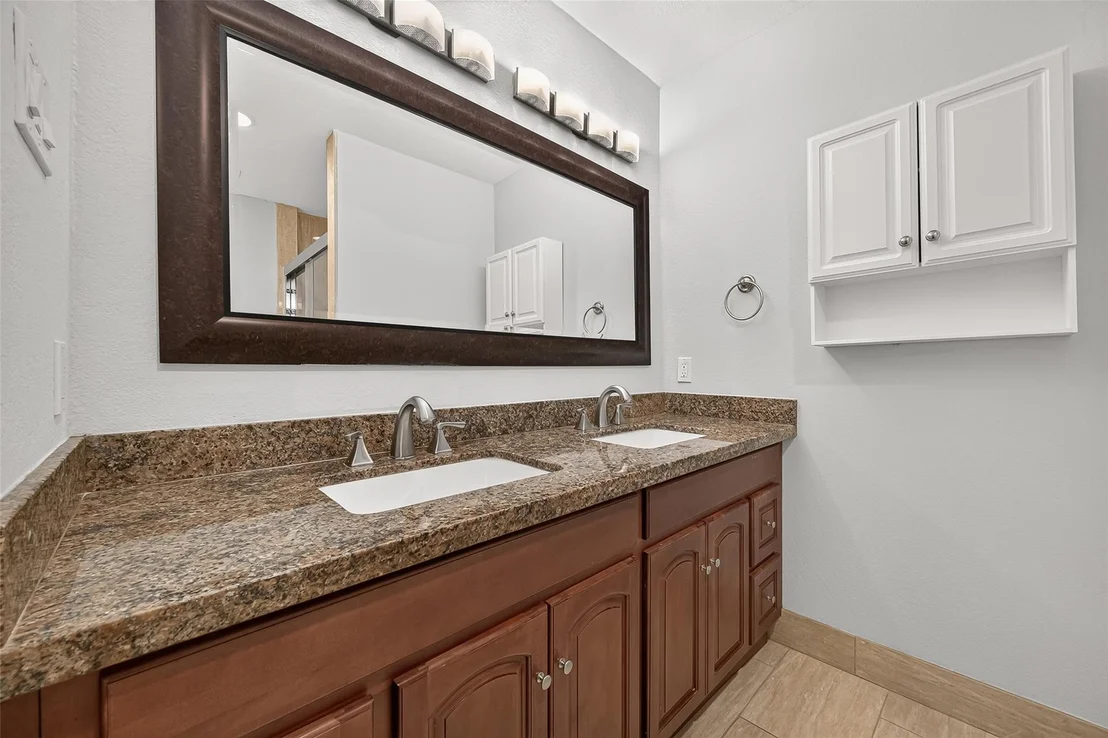 Photo of 11126 Cedarhurst Drive
