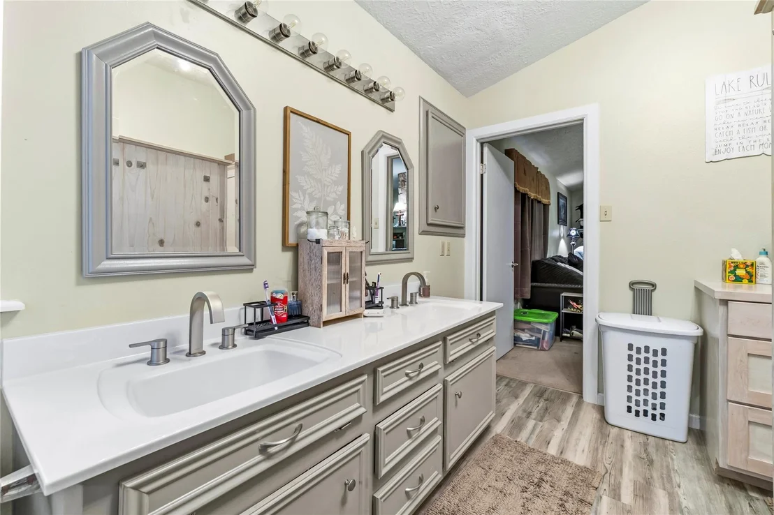 Photo of 146 Creekside Drive