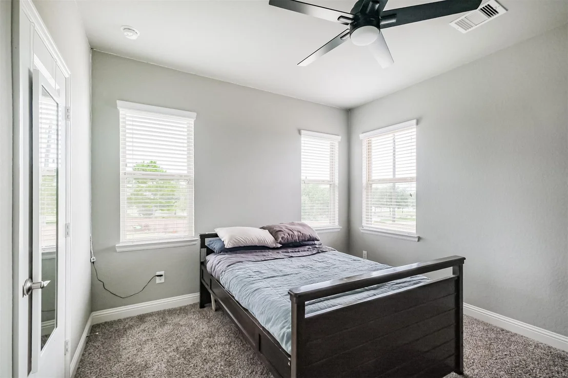 Photo of 3722 Edison Lane