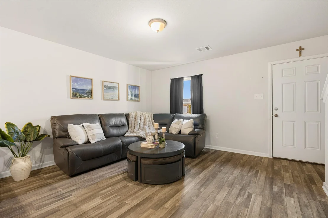 Photo of 10130 Cerritos Drive